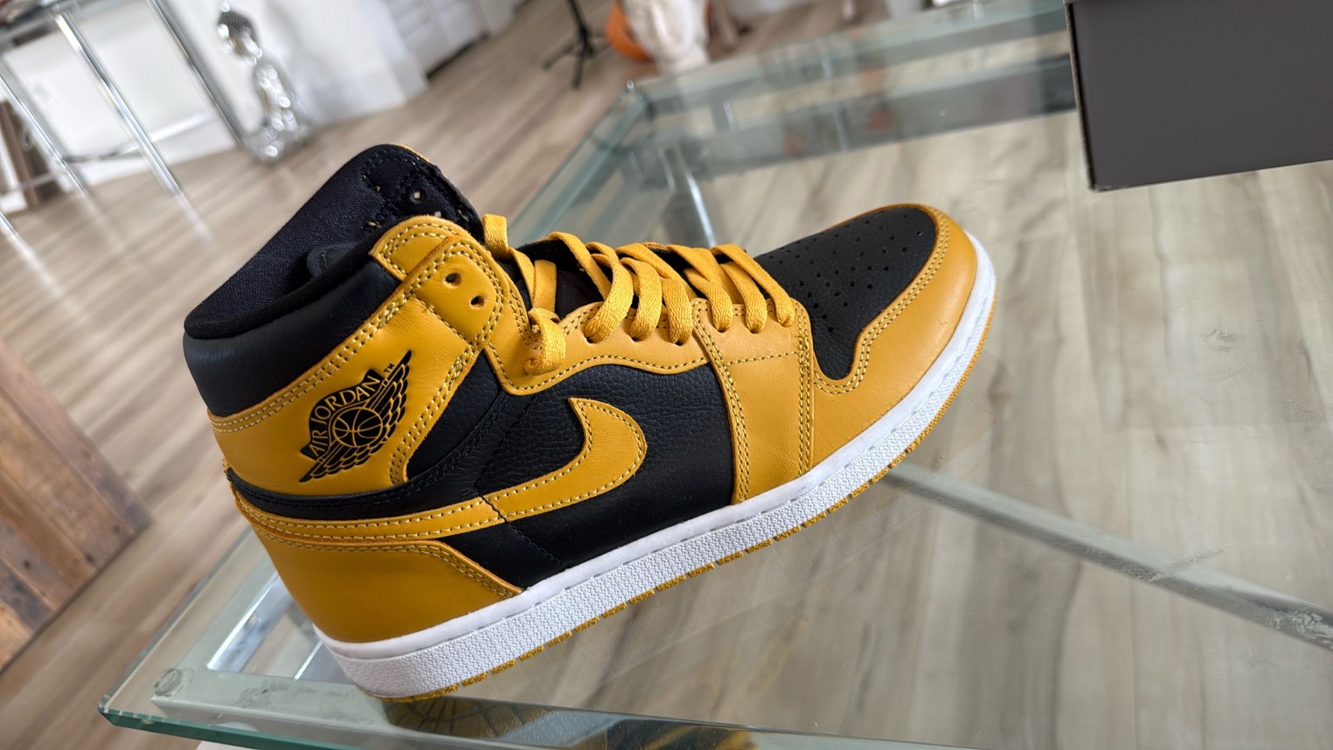 Jordan 1 High Top Men’s Size 9.5