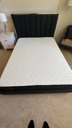 Queen Mattress – Sealy Cocoon Chill – Like New