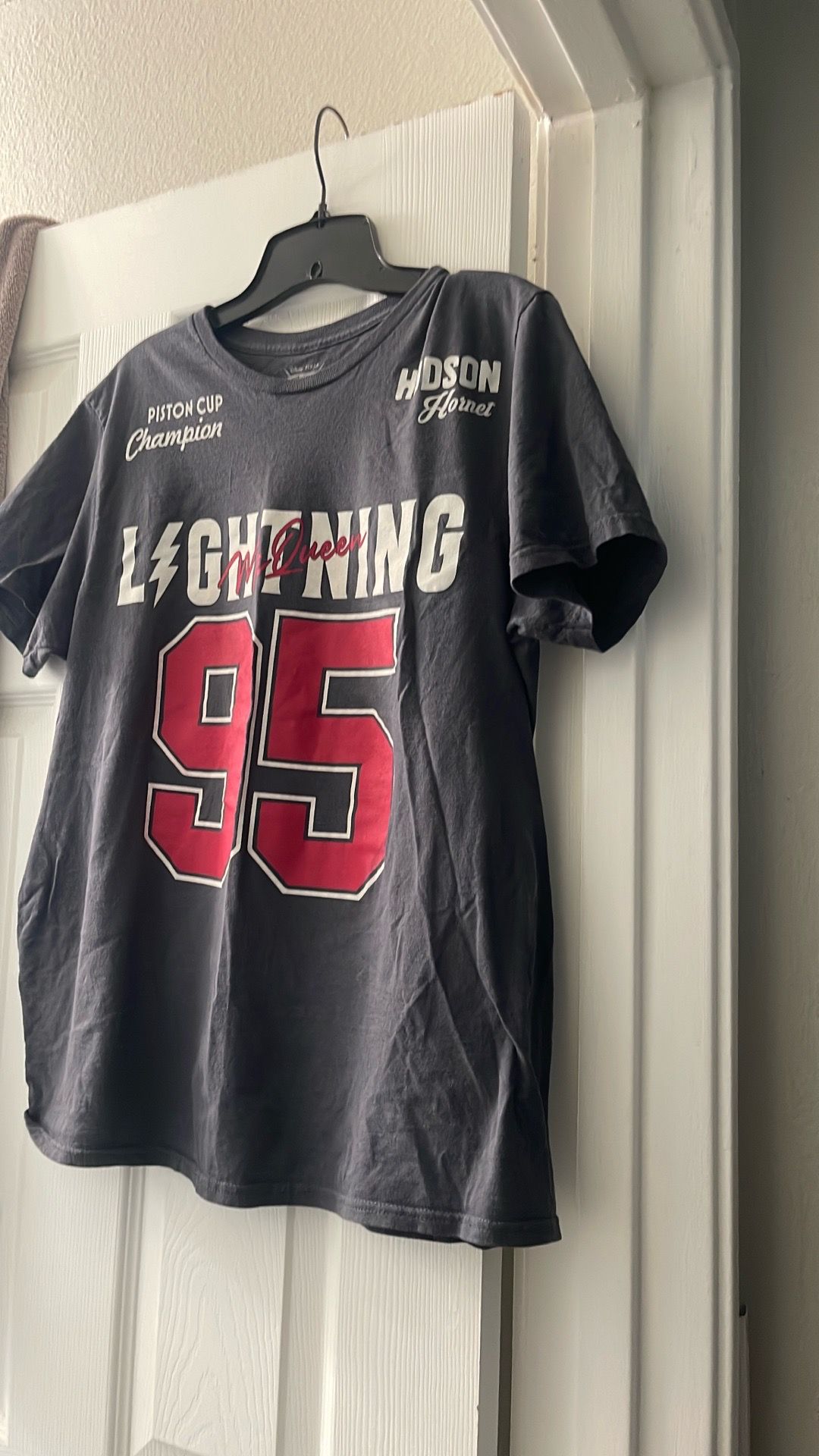 Lady’s oversized Tshirt never worn “M/L”