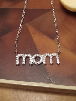mom Necklace