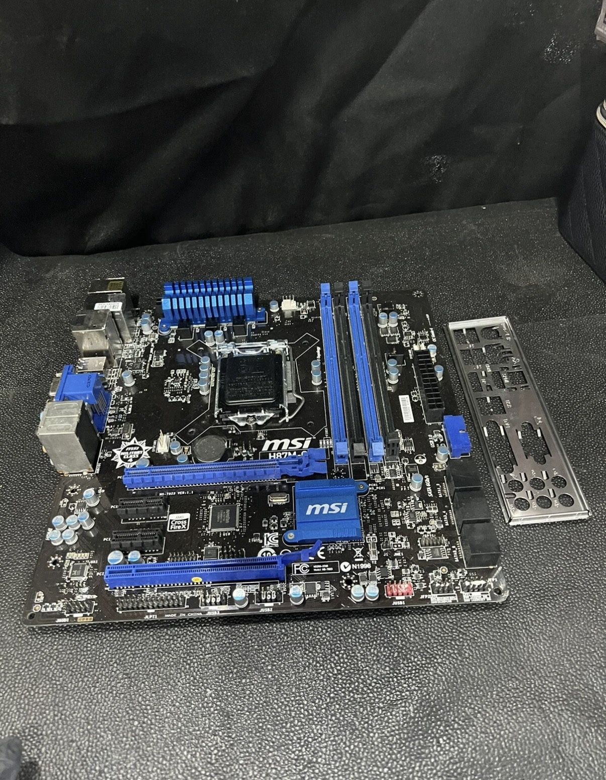 MSI H87M-G43 Intel LGA1150/Socket H3 DDR3 MicroATX Desktop Motherboard & I/O