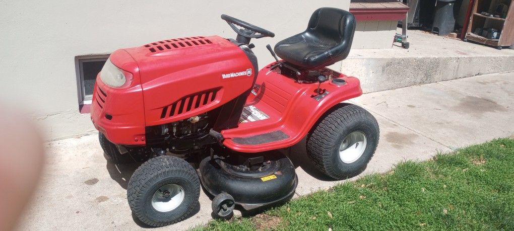 MTD Yard Machine 17 HP 42 Inch Deck