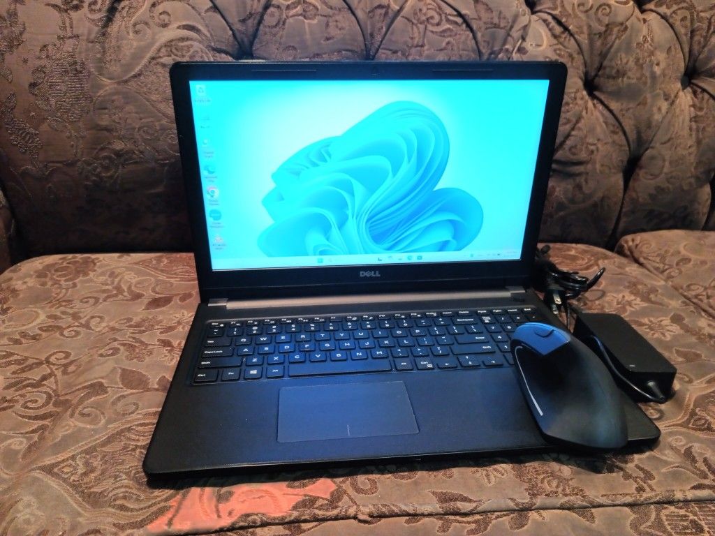 Laptop Dell Inspiron 3567-core i3-8gb Ram-160gb HD SSD Solid