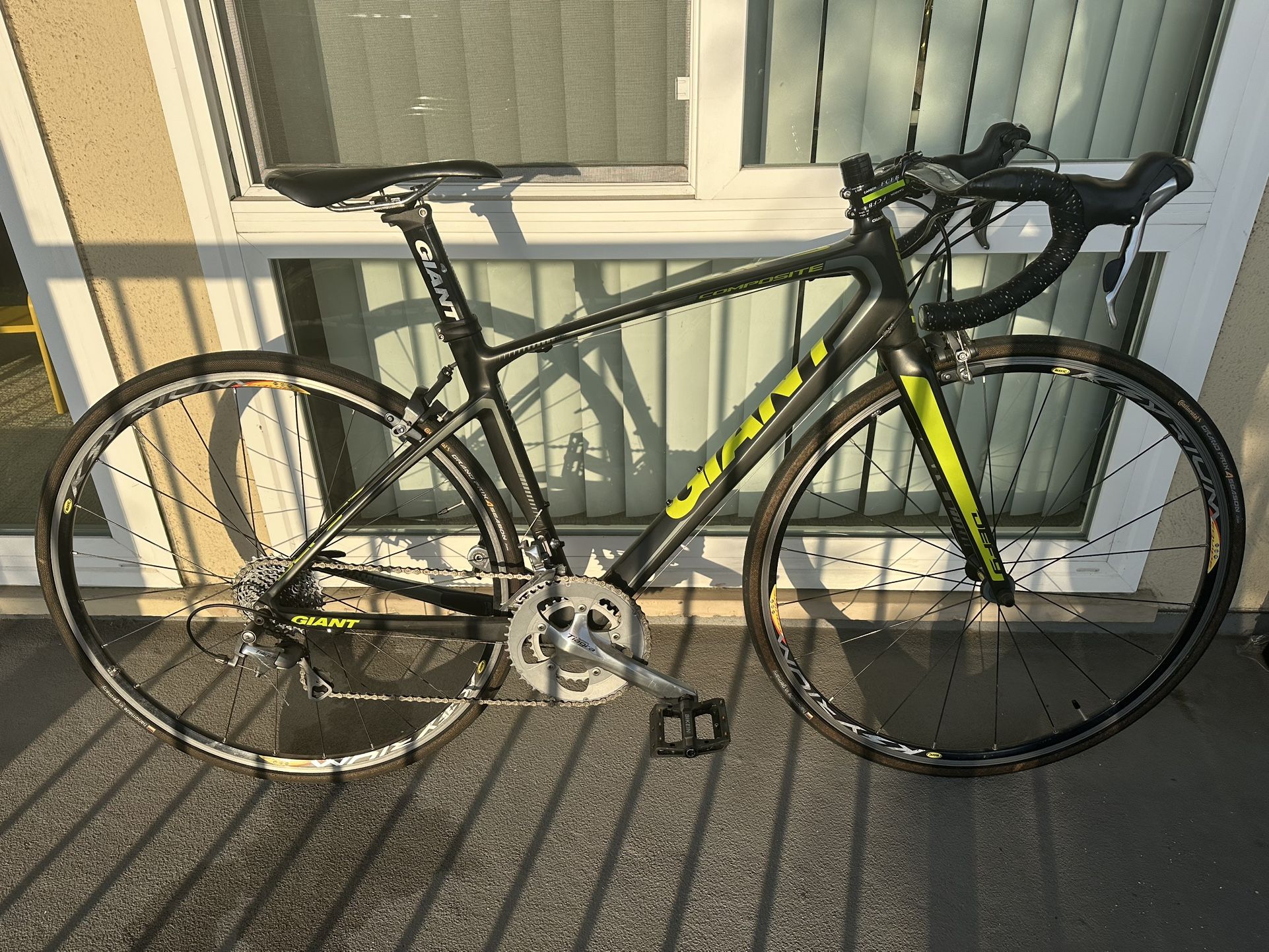 Road Bike Giant Defy Full Carbon