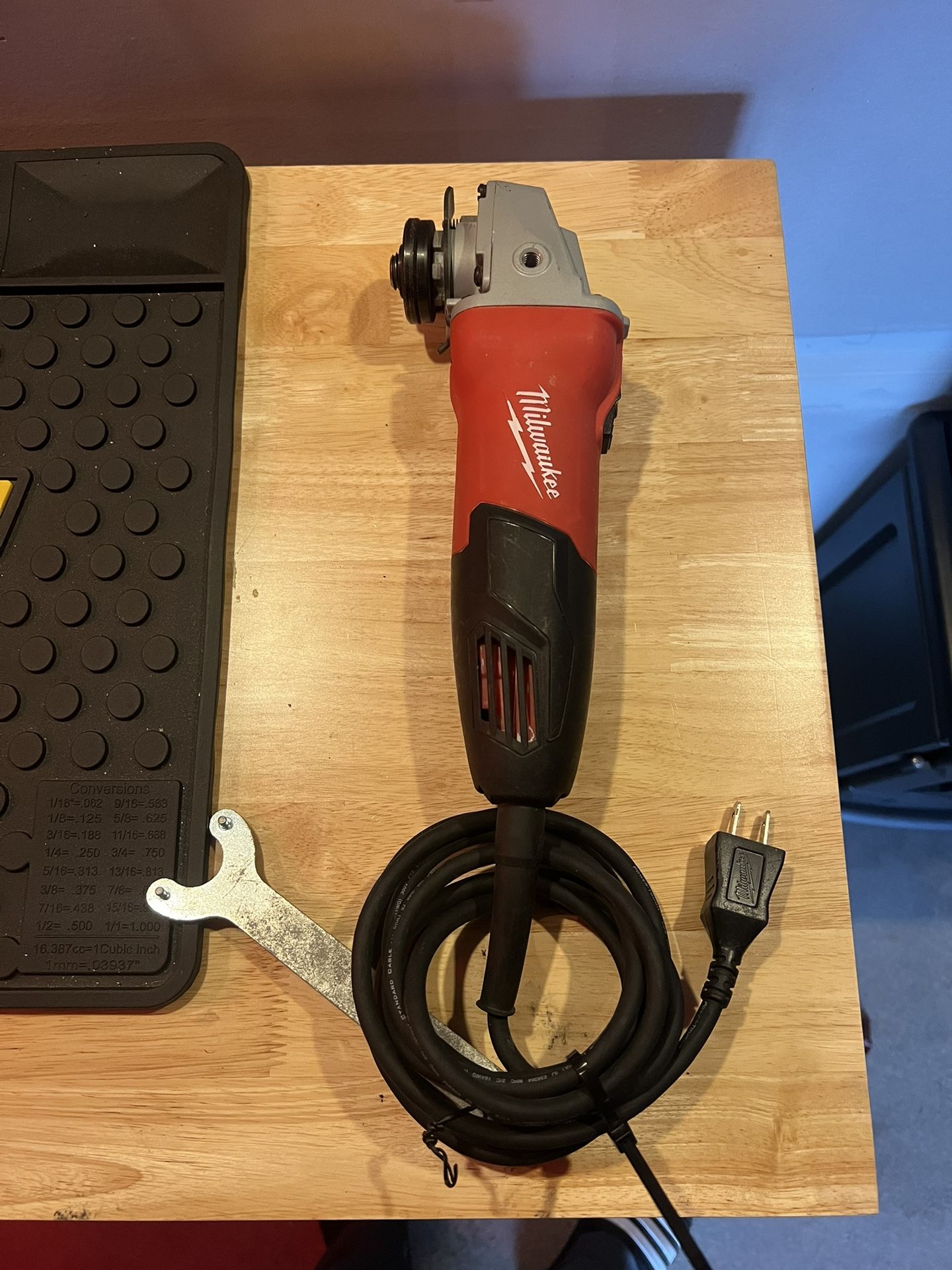 Milwaukee 7 Amp 4 1/2” Small Angle grinder