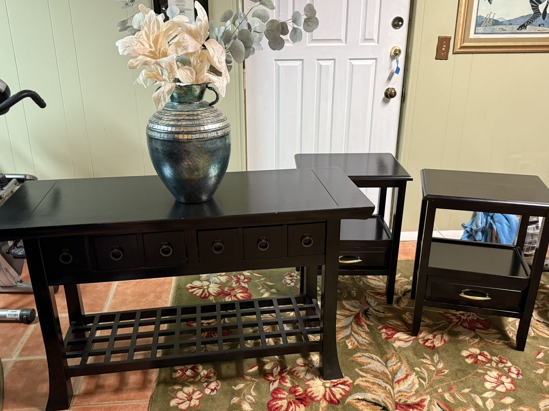 Beautiful Black Entryway