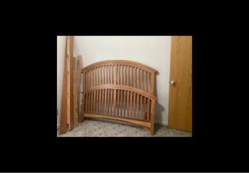 Queen Size headboard, footboard, sideboards, solid oak no flaws! Great condition!
