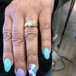 14 kt gold & solitaire 2 ct diamond ring