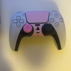 Girl Ps5 Remote