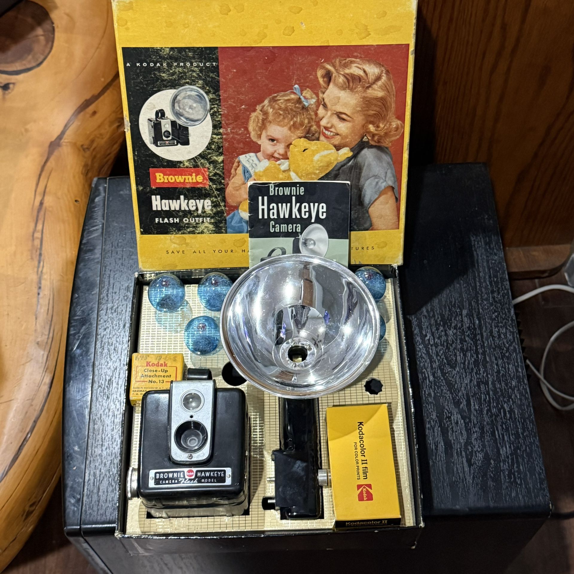 Vintage Kodak Brownie Hawkeye Flash Camera • Complete Set w/ Flash, Film, Close-Up Lens