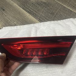 2020-2023 W118 CLA250 MERCEDES BENZ RIGHT REAR INNER TRUNK LID TAIL LIGHT OEM 