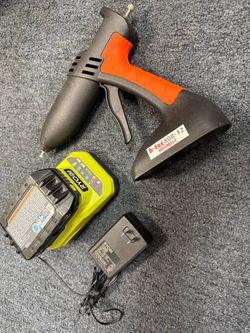 B-tec 808-12 Hot Melt Glue Gun with Ryobi One+ Battery and Charger