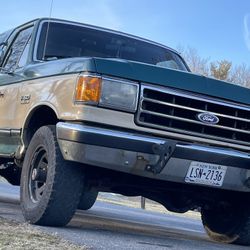 1990 Ford F150 4x4 Camper Cap 