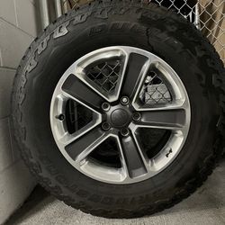 4 Bridgestone Dueler 255/70R18 All-Season tires with TPMS sensors installed