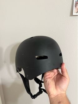 Skating helmet