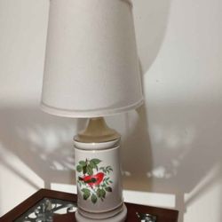 ARTEMIS STUDIO - HAND PAINTED PORCELAIN CARDINAL TABLE LAMP 20