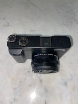 Brand New DC101 4K Vlogging Camera Kit - 48MP, 180° Flip Screen, Accessories + Bagsmart Case