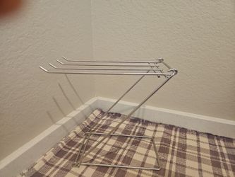 Hand towel hanger