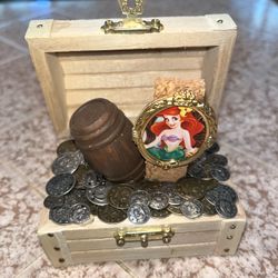 Disney Ariel Little Mermaid August Oval Portrait Character Of The Month 