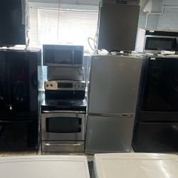 Refrigerator Stove Dishwasher Microwave 