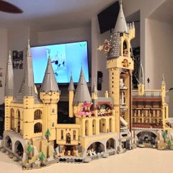 LEGO Harry Potter: Hogwarts Castle (71043) 6020 Pieces (NO TRADES)