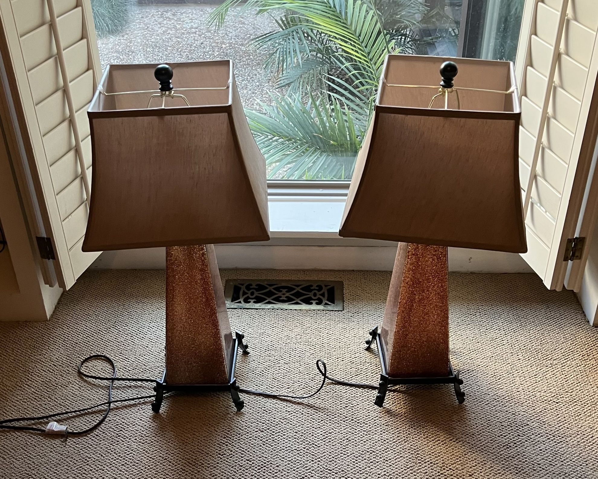 2 Night Stands & 2 Lamps