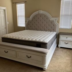 Cali King Bedroom Set