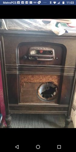 Old tube radio