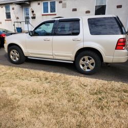 2005 Ford Explorer