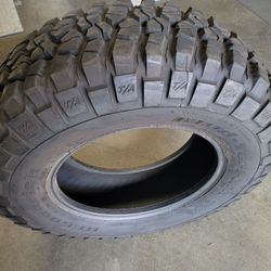 LT 255 75 17 BF GOODRICH TIRE 