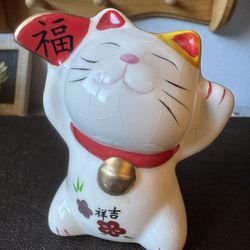 Cat Figurine 