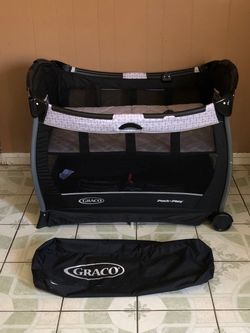 LIKE NEW GRACO PLAY PEN/ PACK AND PLAY