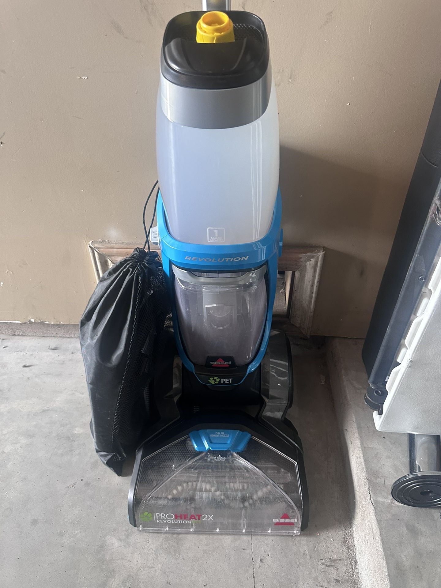 Bissell Proheat 2X Revolution Pet turbo Upright Carpet cleaner