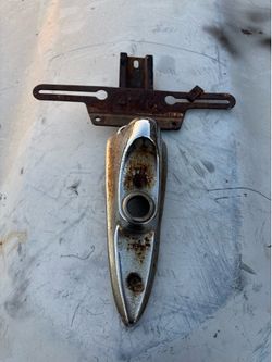 Guide license bracket