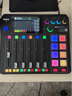 RØDECaster Pro II Podcast Mixer / Audio Production Studio Mint Condition 🔥
