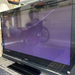 SONY BRAVIA LCD HDTV - 52 Inch - 1080p - 120 Hz — Model KDL-52V5100 - Manufactured March 2009