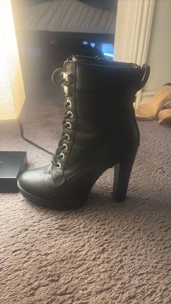 Guess boots