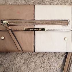 Steve Madden Womens Clutch