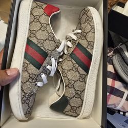 Kids Gucci Shoes Size 33