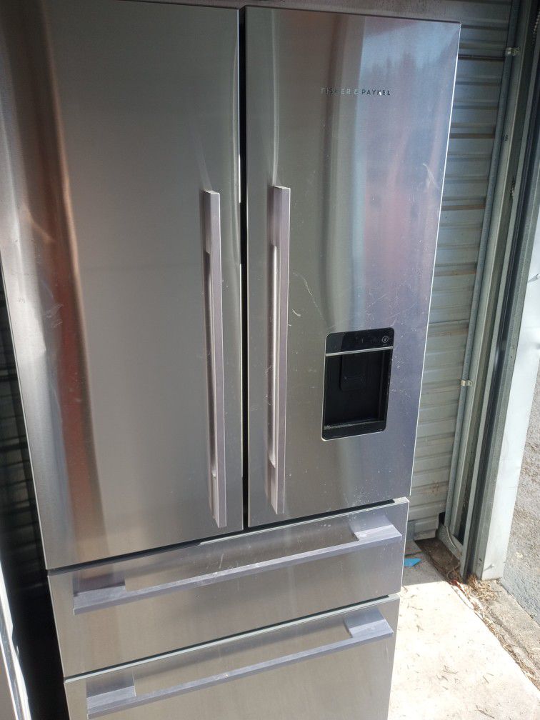 20 Cubic Foot Fisher And Paykel 4 Door Refrigerator With Water In The Front Door 90 Day Warranty Free Delivery Vancouver Area