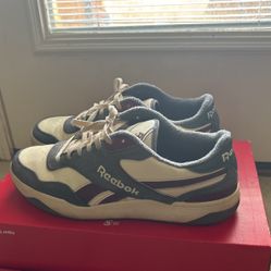 Men’s Reebok Tennis Shoes  Size 11.5