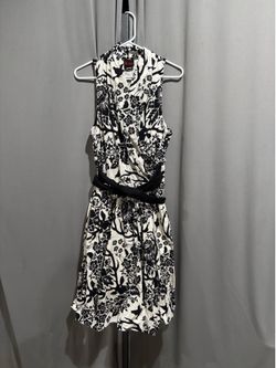 Black and white swing dress size XL (runs small) fits like a size large