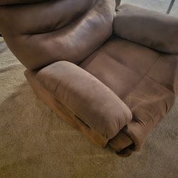 FREE RECLINER CHAIR