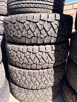 285/75r17 Toyo tires en Excelentes Conditiones de Vida las 4