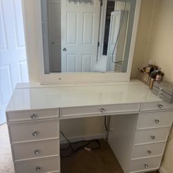 Vanity ( white with lighting and usb) 