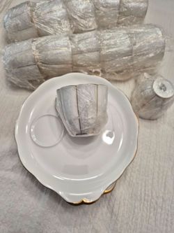 10 Plates and 12 cups set