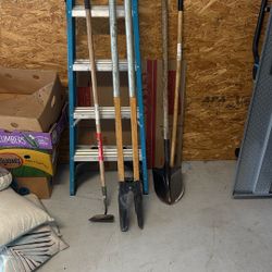 Post Hole Digger/Rake/Shovel