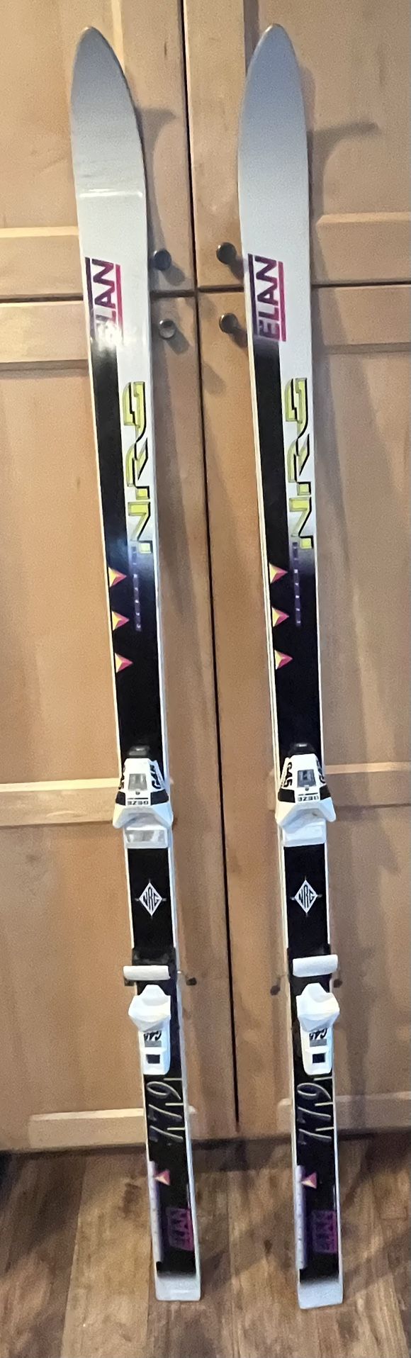 Elan NRG 779 Downhill SKIS 71" W/Salomon Quadrax Bindings