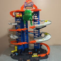 Hot Wheels City Ultimate Garage Track Set