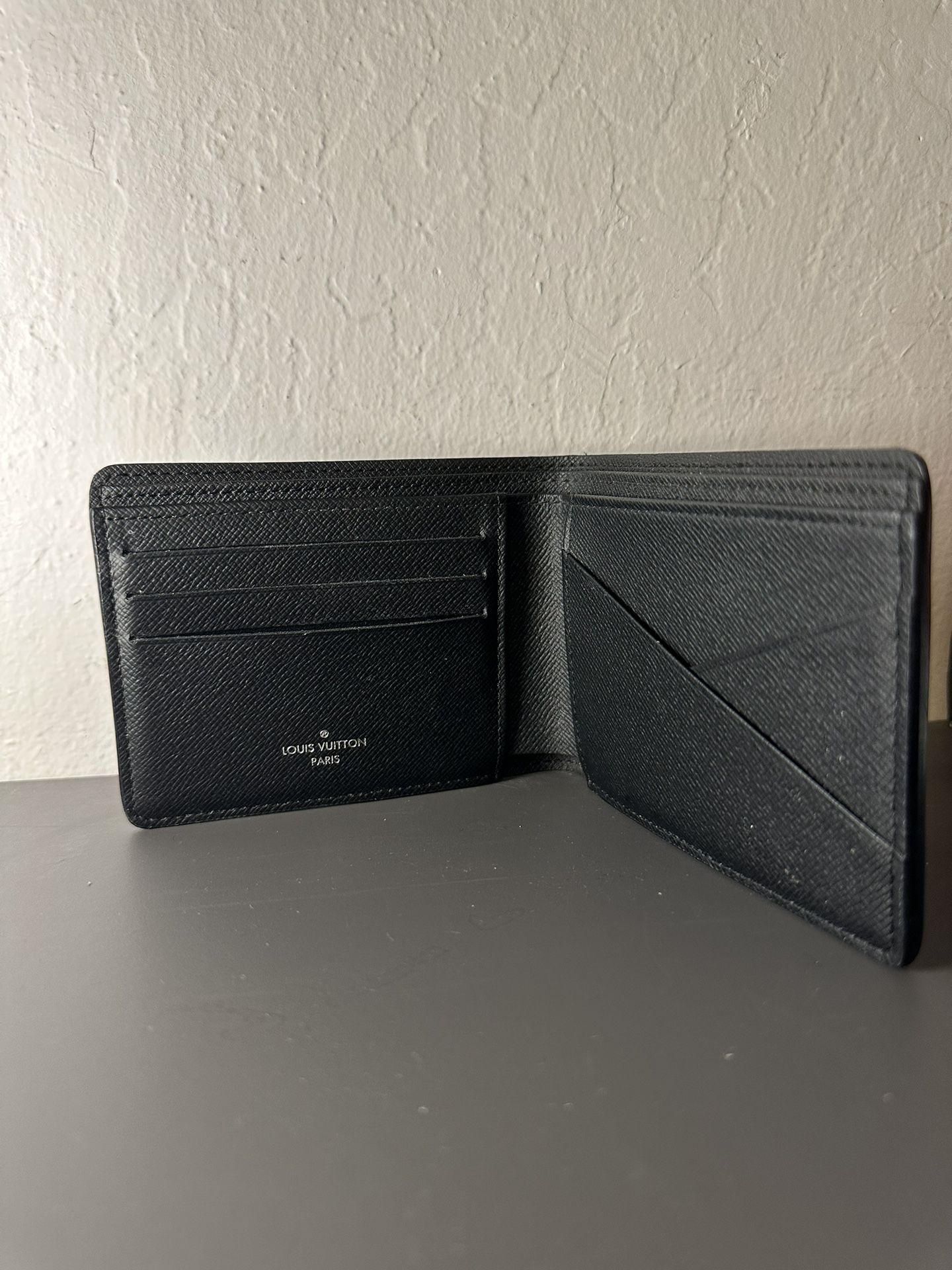Authentic Louis Vuitton Damier Graphite Canvas Brazza Wallet for Sale in  Los Angeles, CA - OfferUp